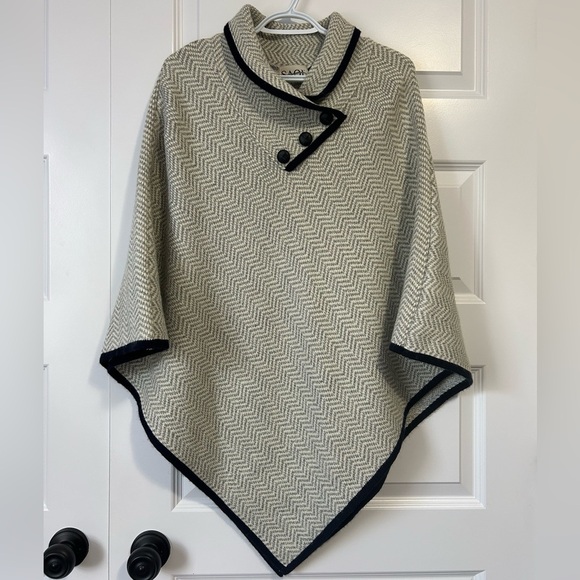 Saol Ladies Wool Blend Chevron Poncho Sweater - Picture 7 of 10